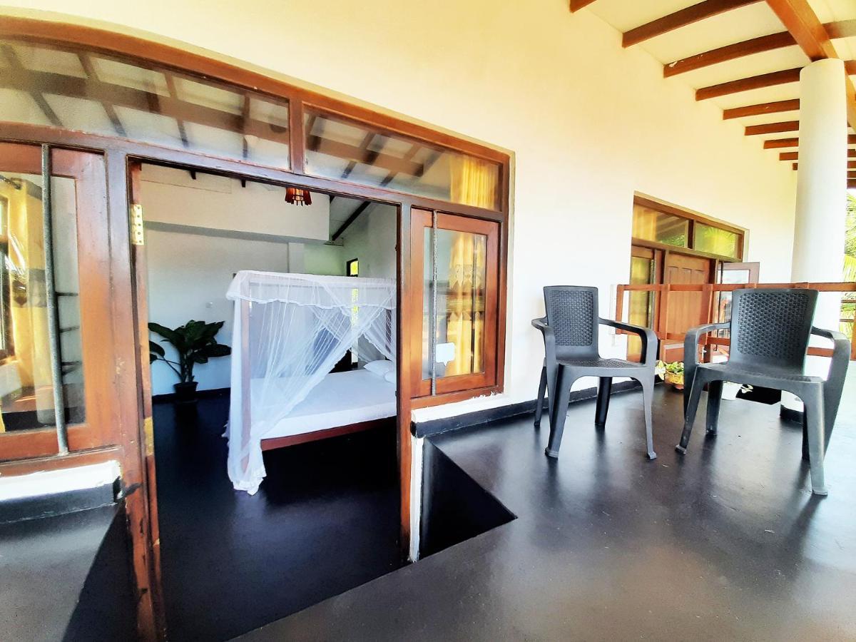 Sunstyle Mirissa Guest House Buitenkant foto