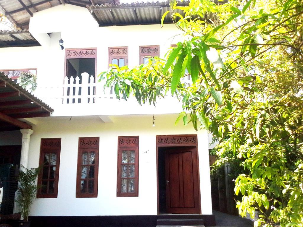 Sunstyle Mirissa Guest House Buitenkant foto